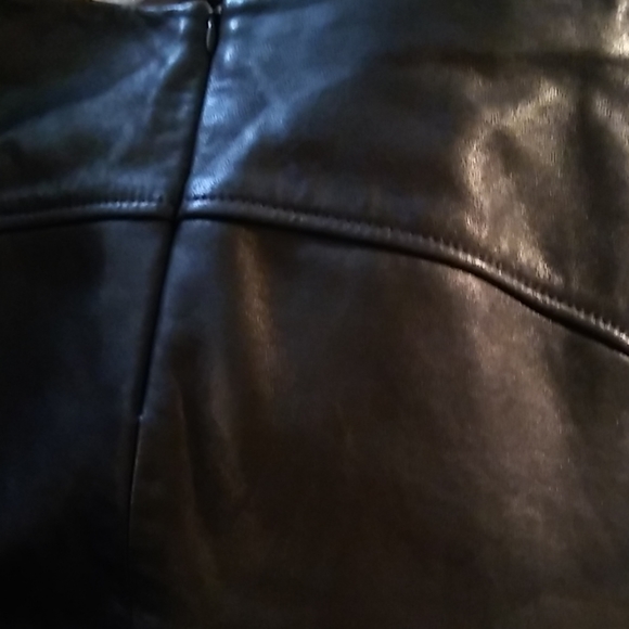 DKNY Black Lambskin Leather Mini Skirt, Size 2 - Picture 3 of 5